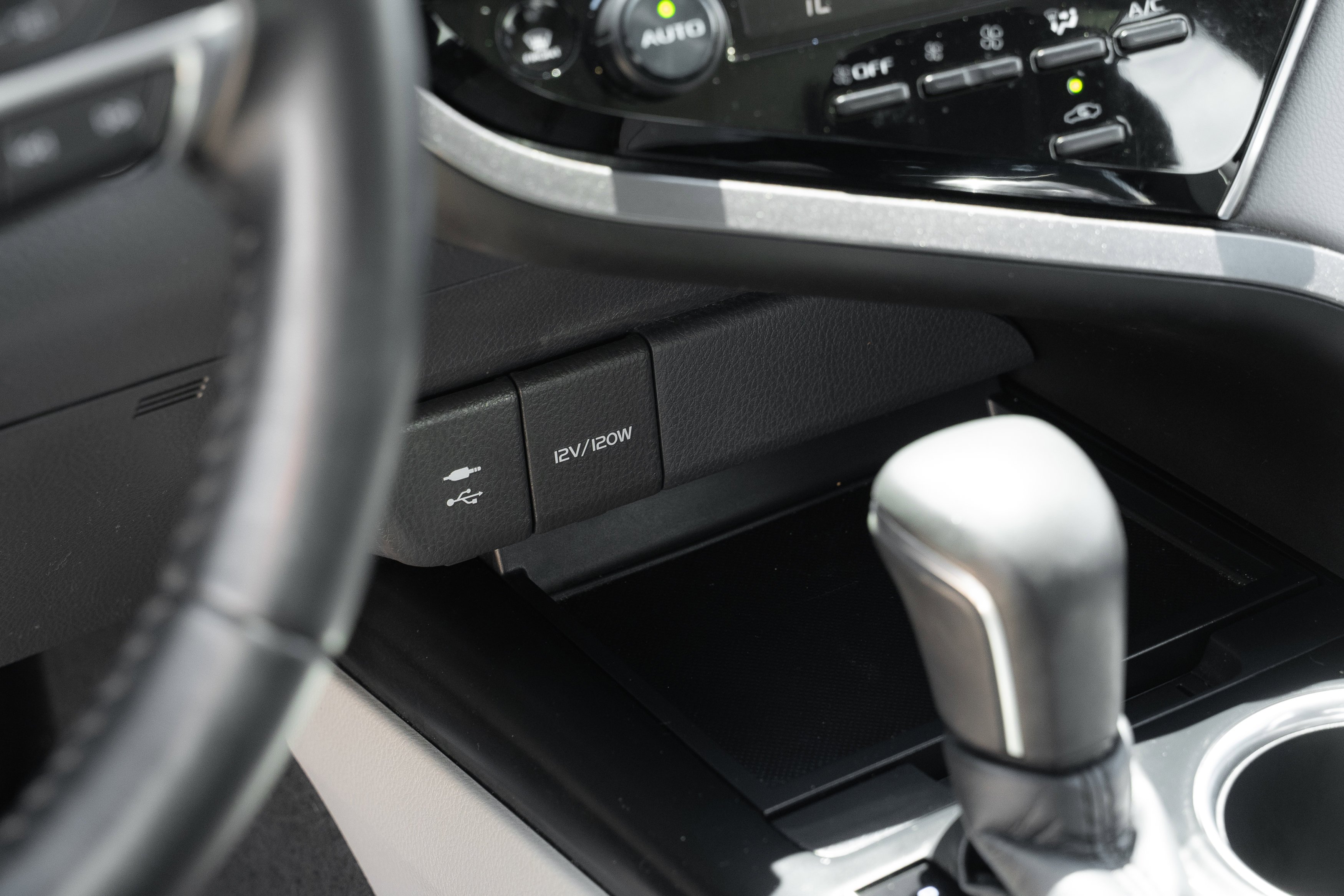 Used 2018 Midnight Black Metallic Toyota XLE image 13