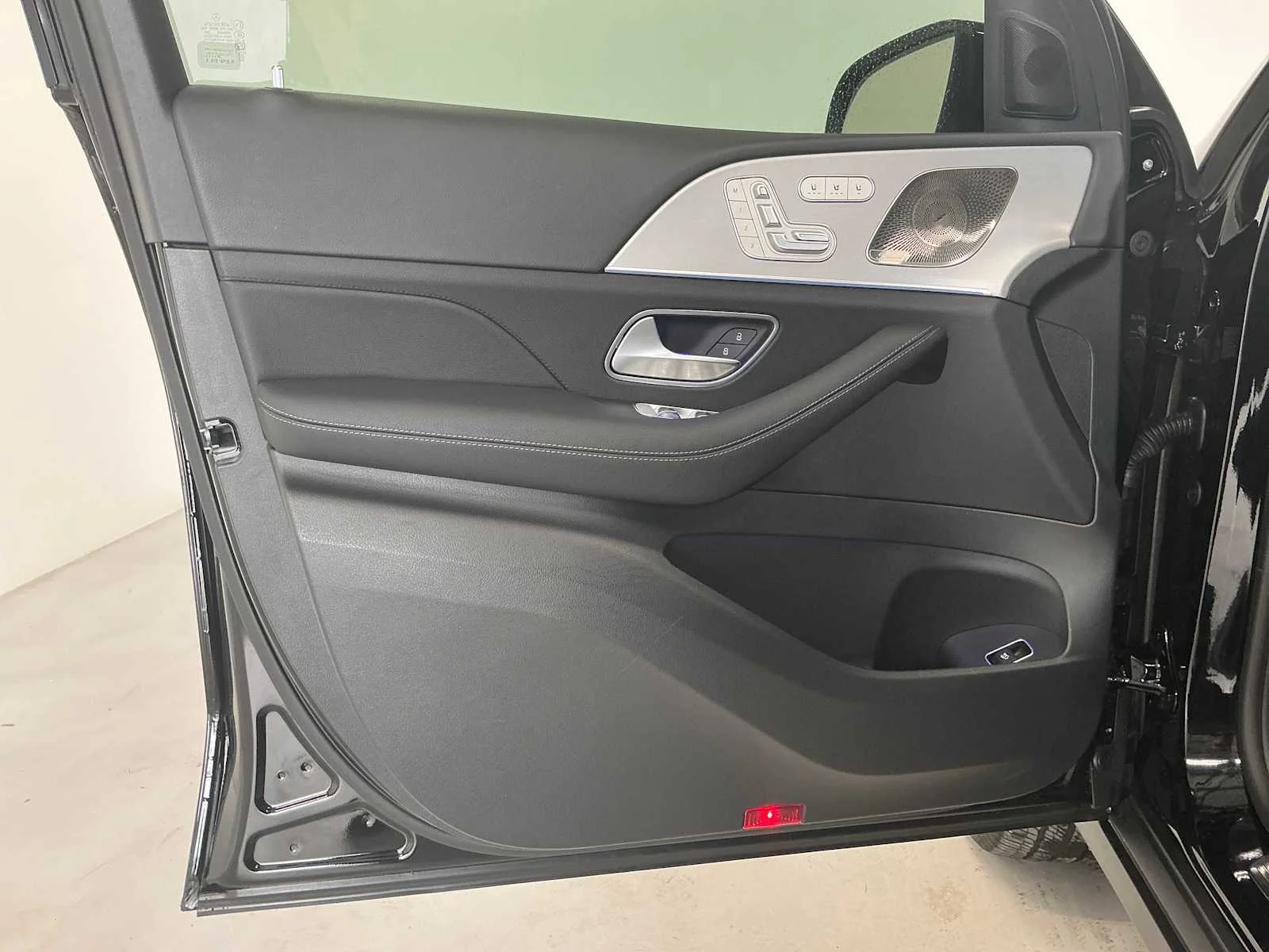 Certified Used 2026 Black Mercedes-Benz GLE 350 image 13