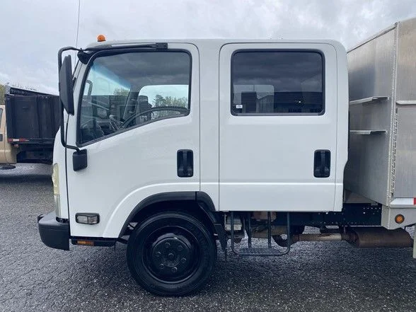 Used 2019 White Isuzu Dump Truck image 3