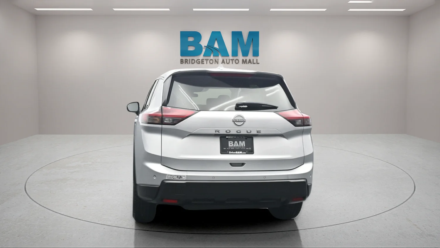 Used 2025 Silver Nissan SV image 5