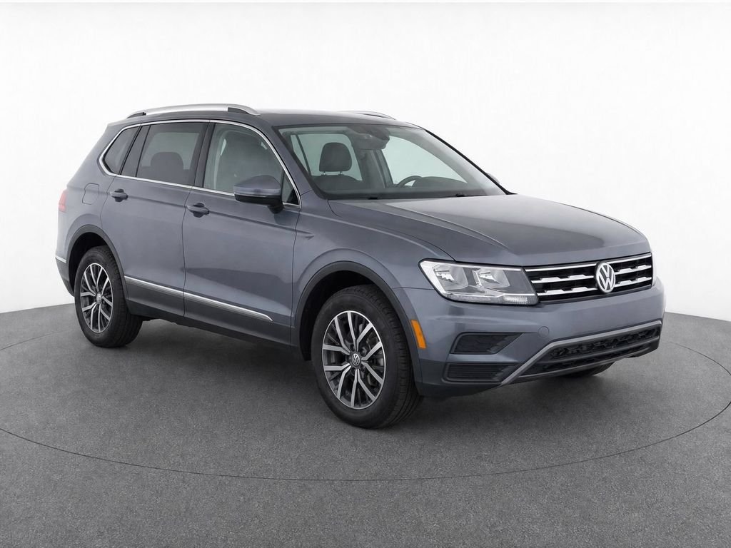 Used 2018 Gray Volkswagen 2.0T SE image 2