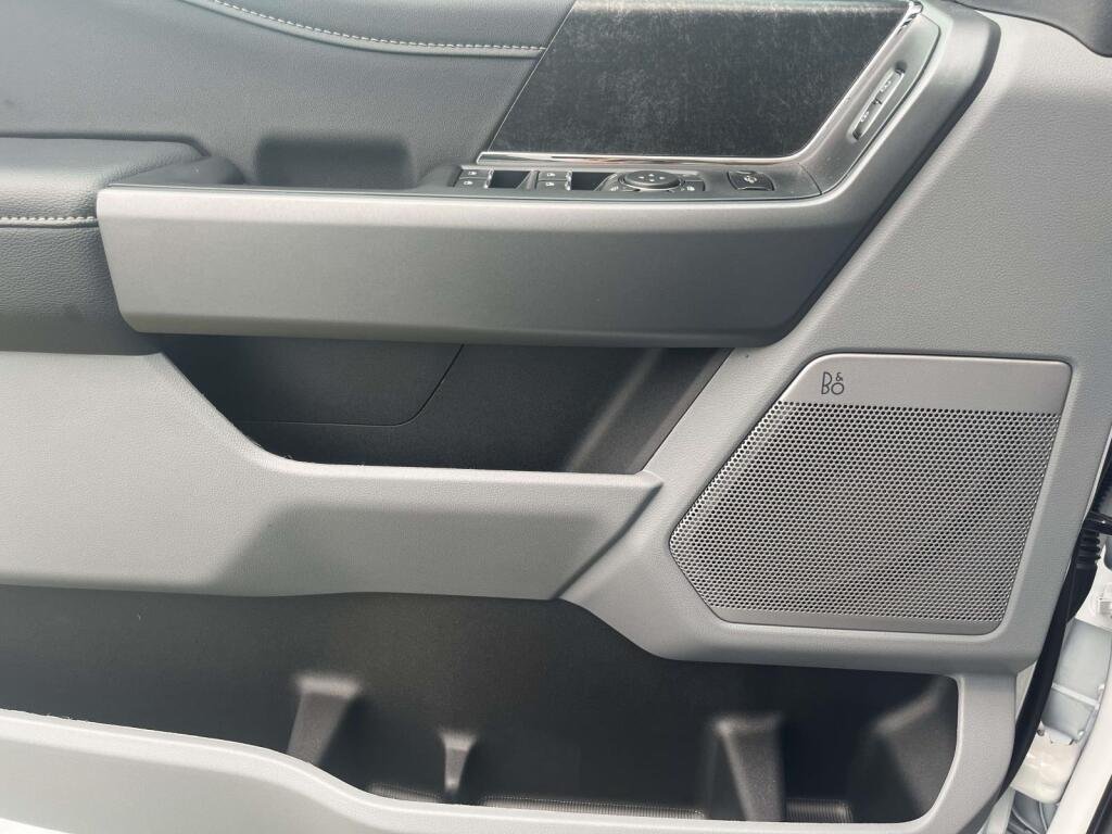 New 2026 Oxford White Ford XLT image 28