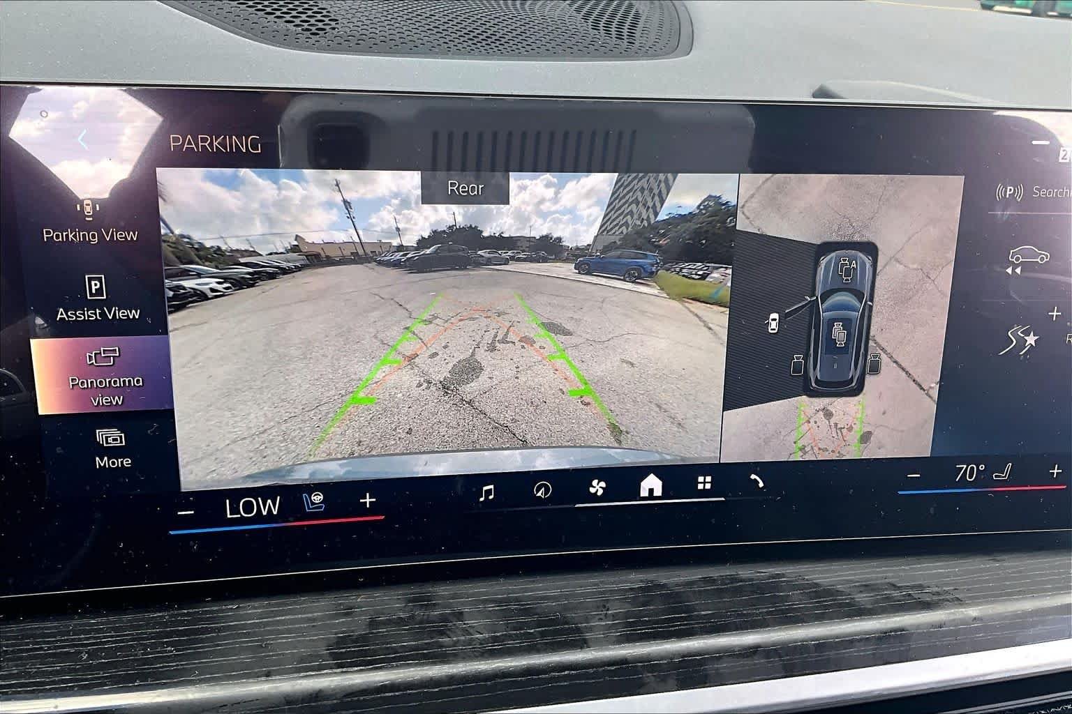 Used 2026 Skyscraper Grey Metallic BMW xDrive40i image 25