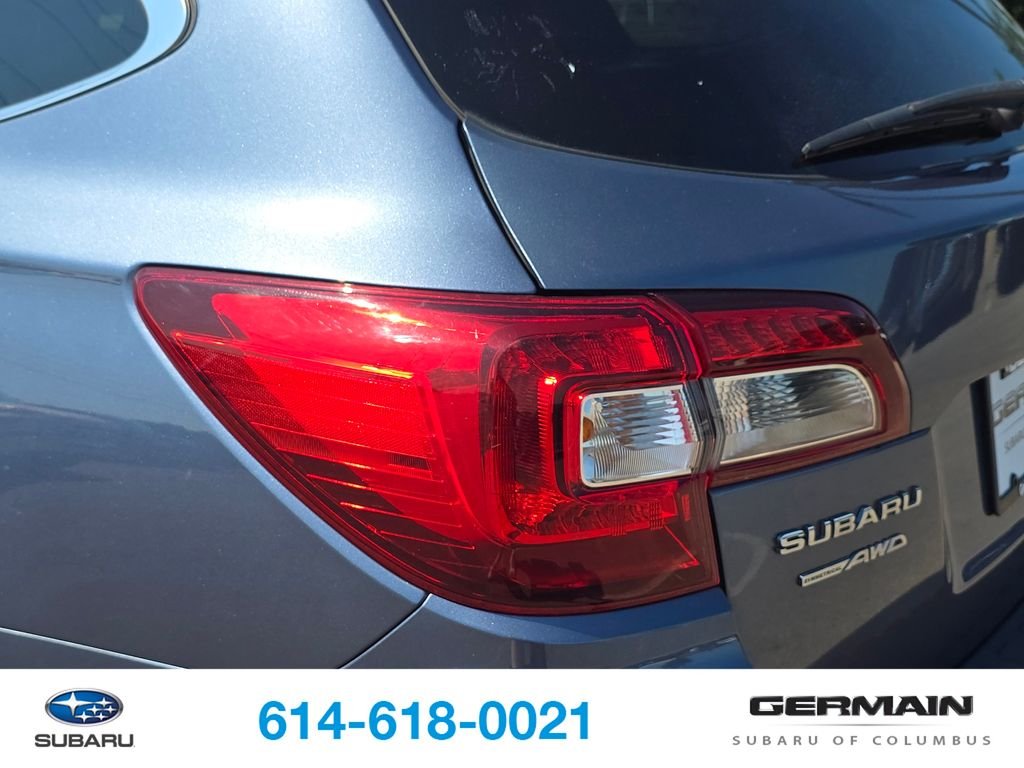 Used 2018 Blue Subaru 2.5i Premium image 16