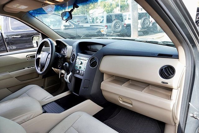 Used 2009 Gray Honda LX image 9