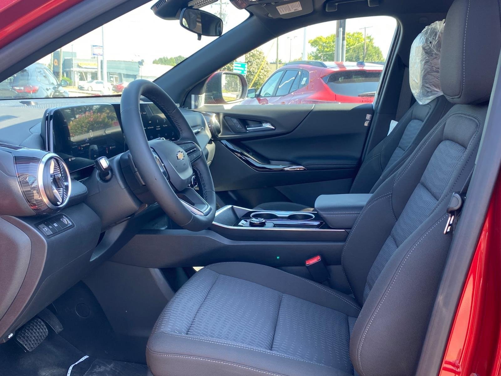 2027 Chevrolet Equinox LT - Photo 13