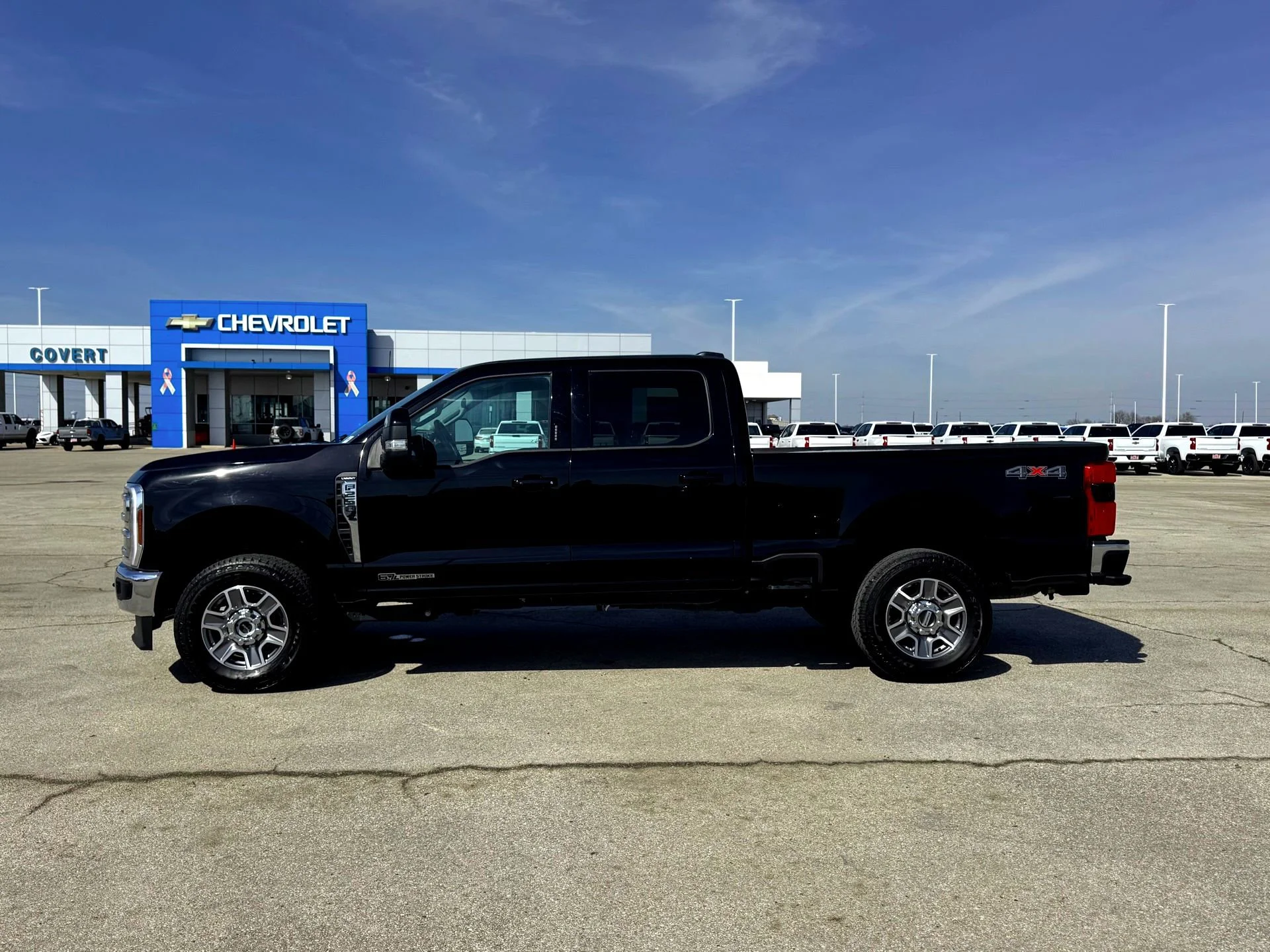 Used 2024  Ford Lariat image 10