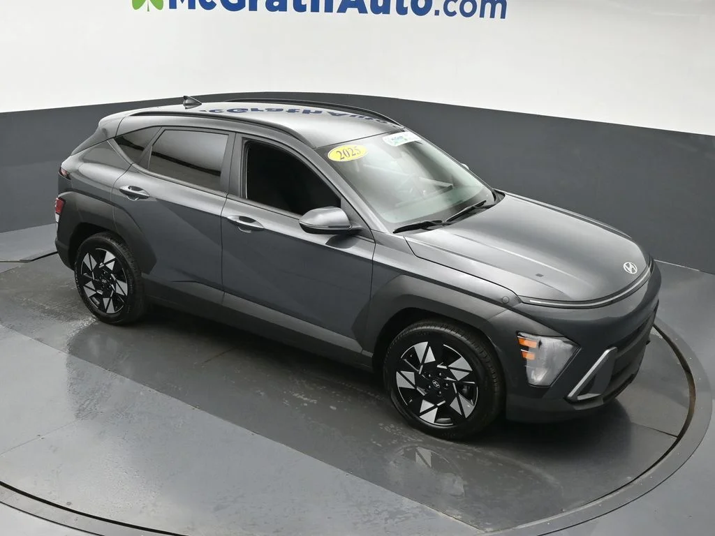 Used 2025 Gray Hyundai SEL image 3