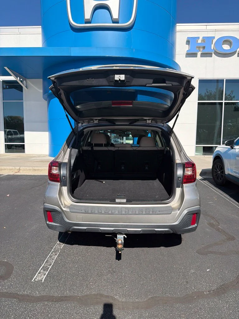 2018 Subaru Outback 2.5I PREMIUM SUV Slide 4