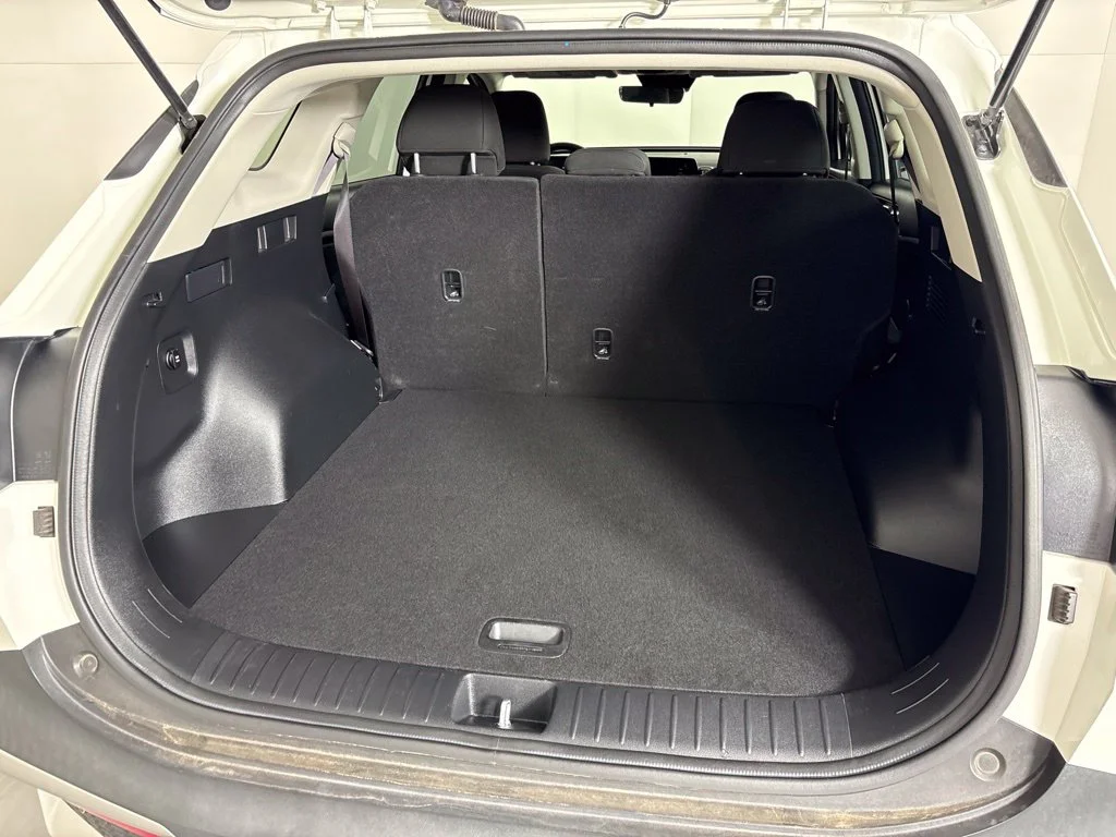 Used 2023 White Kia LX image 19