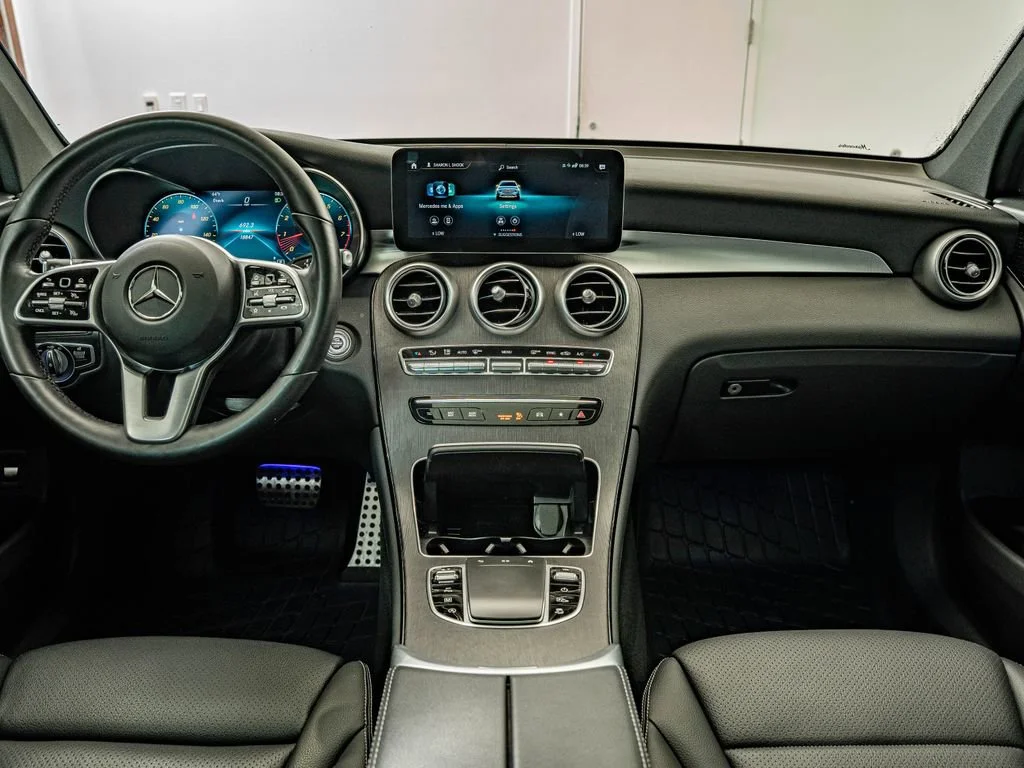 Used 2022 Black Mercedes-Benz GLC 300 image 27