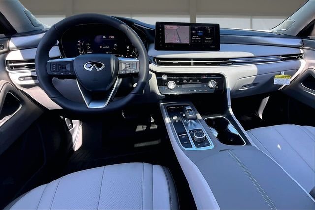 New 2027 RADIANT WHITE INFINITI LUXE image 16