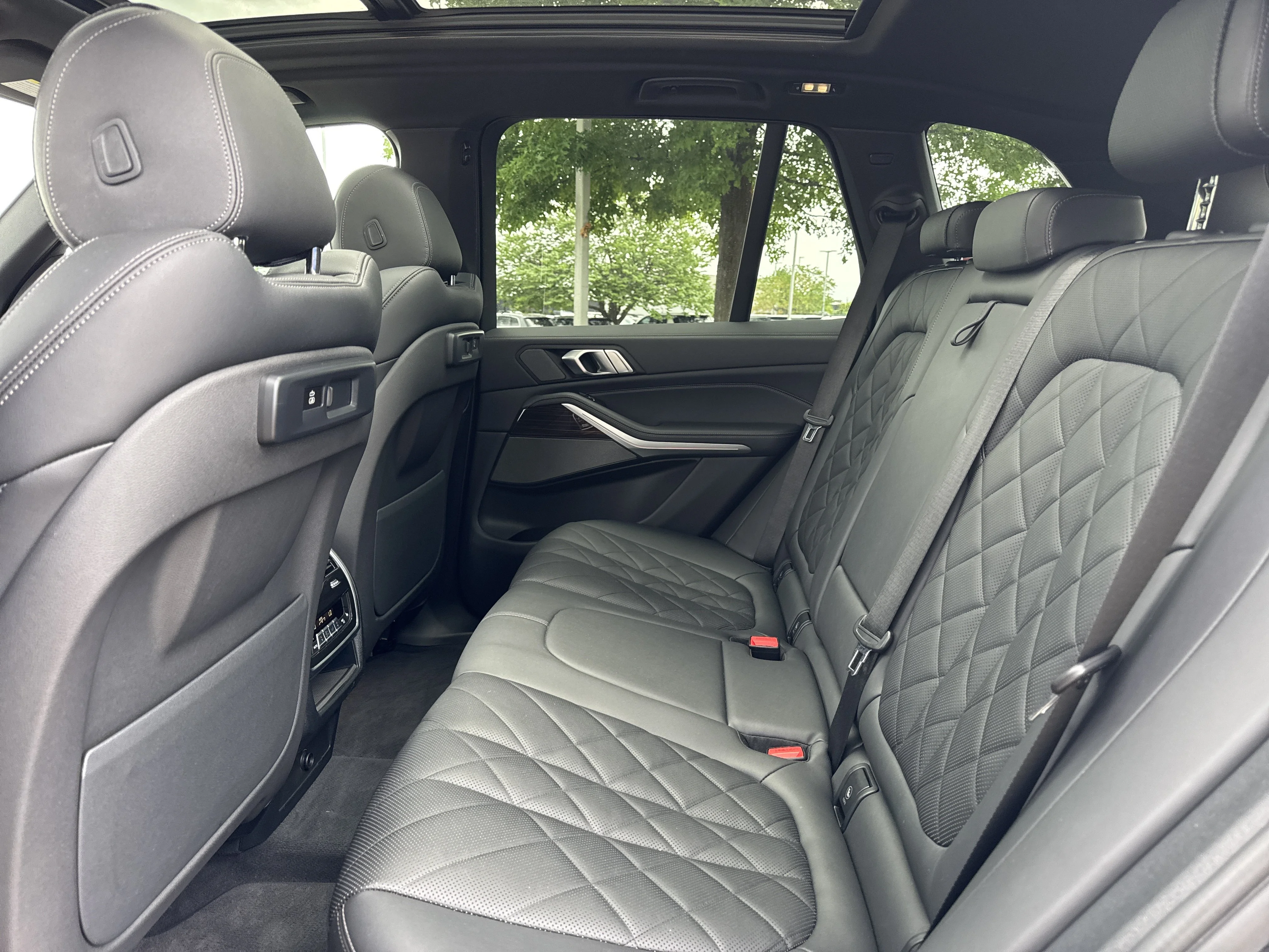 Certified Used 2023 Black Sapphire Metallic BMW xDrive40i image 11