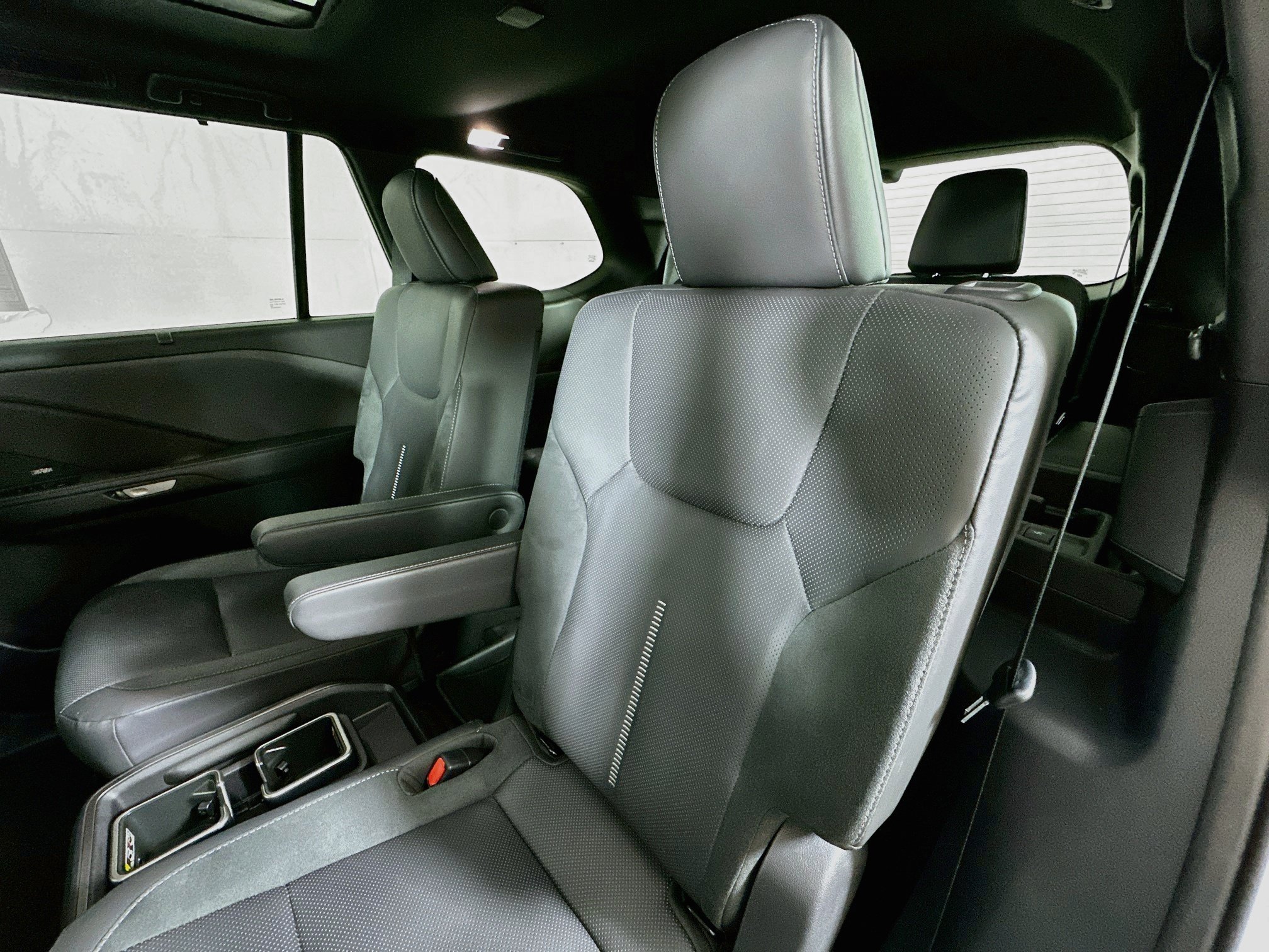 Certified Used 2025 Pearl Lexus 350 Luxury image 24