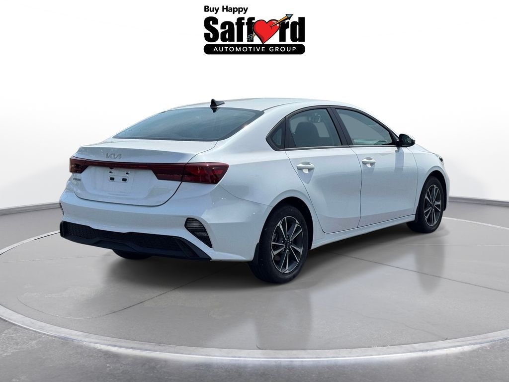 Used 2024 White Kia LXS image 8