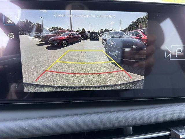 New 2027 Black Hyundai SE FWD image 23