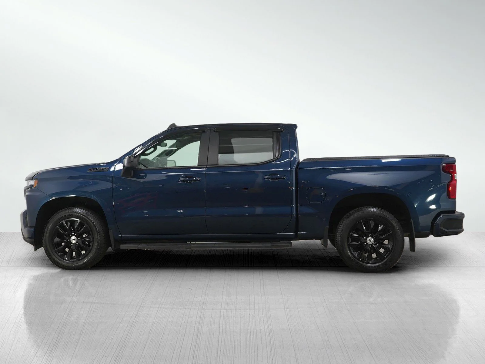 Used 2022 Chevrolet Silverado 1500 Limited RST with VIN 1GCUYEEDXNZ188614 for sale in Roseville, Minnesota