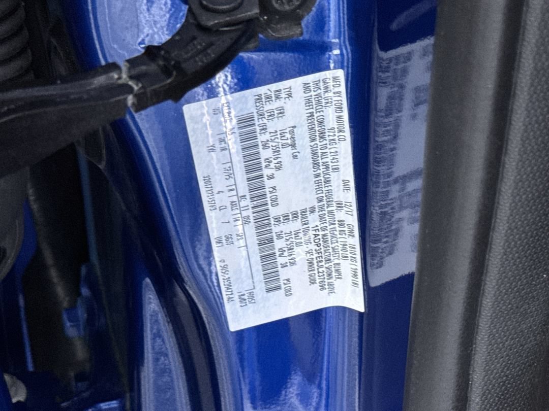 Used 2018 Blue Ford SE image 11