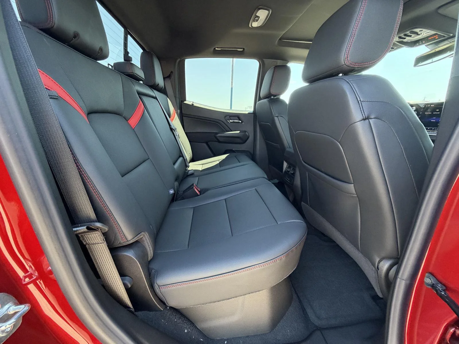 2026 Chevrolet Colorado Z71 - Photo 16