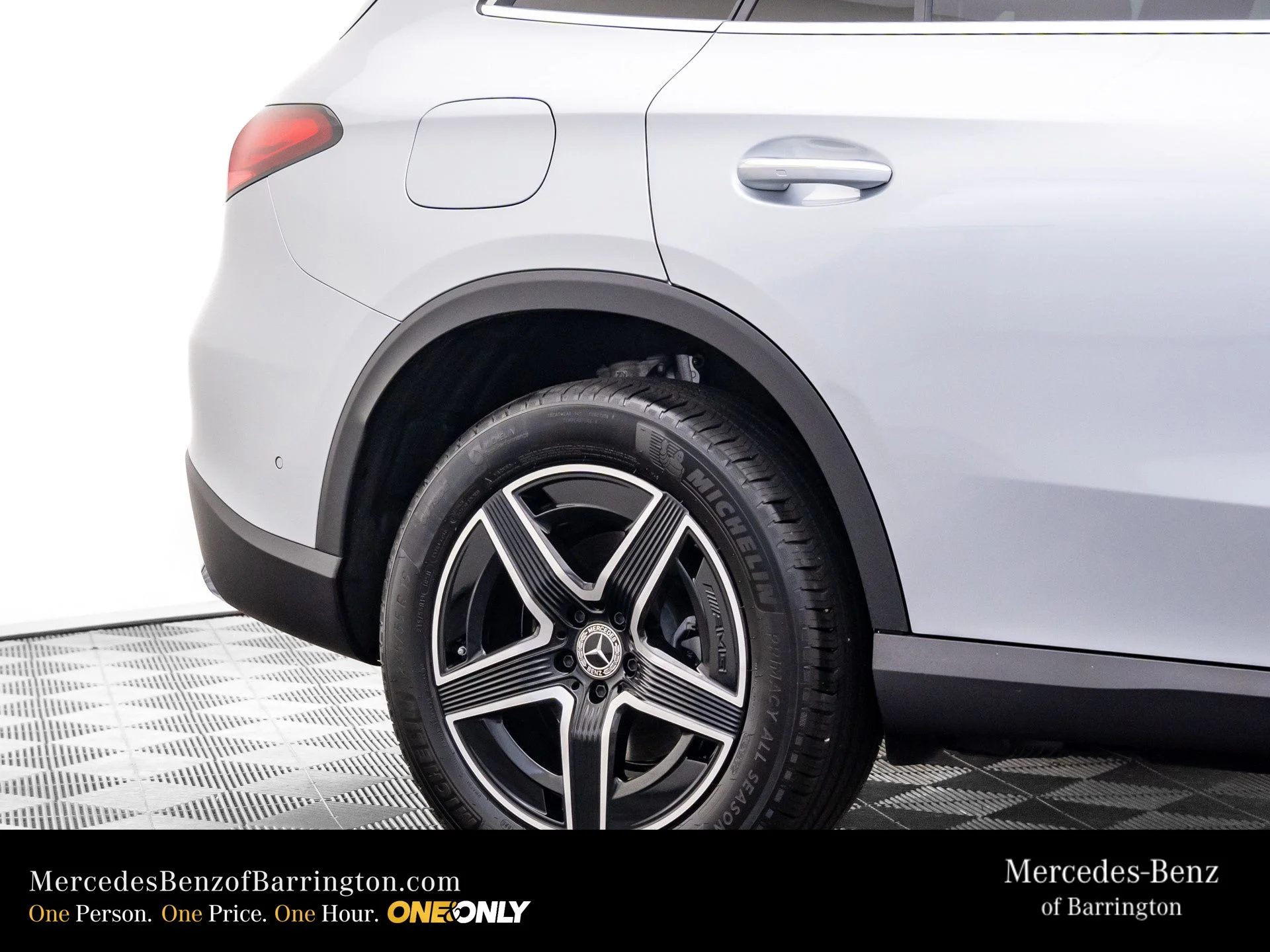 New 2026 Silver Mercedes-Benz GLC 300 image 32