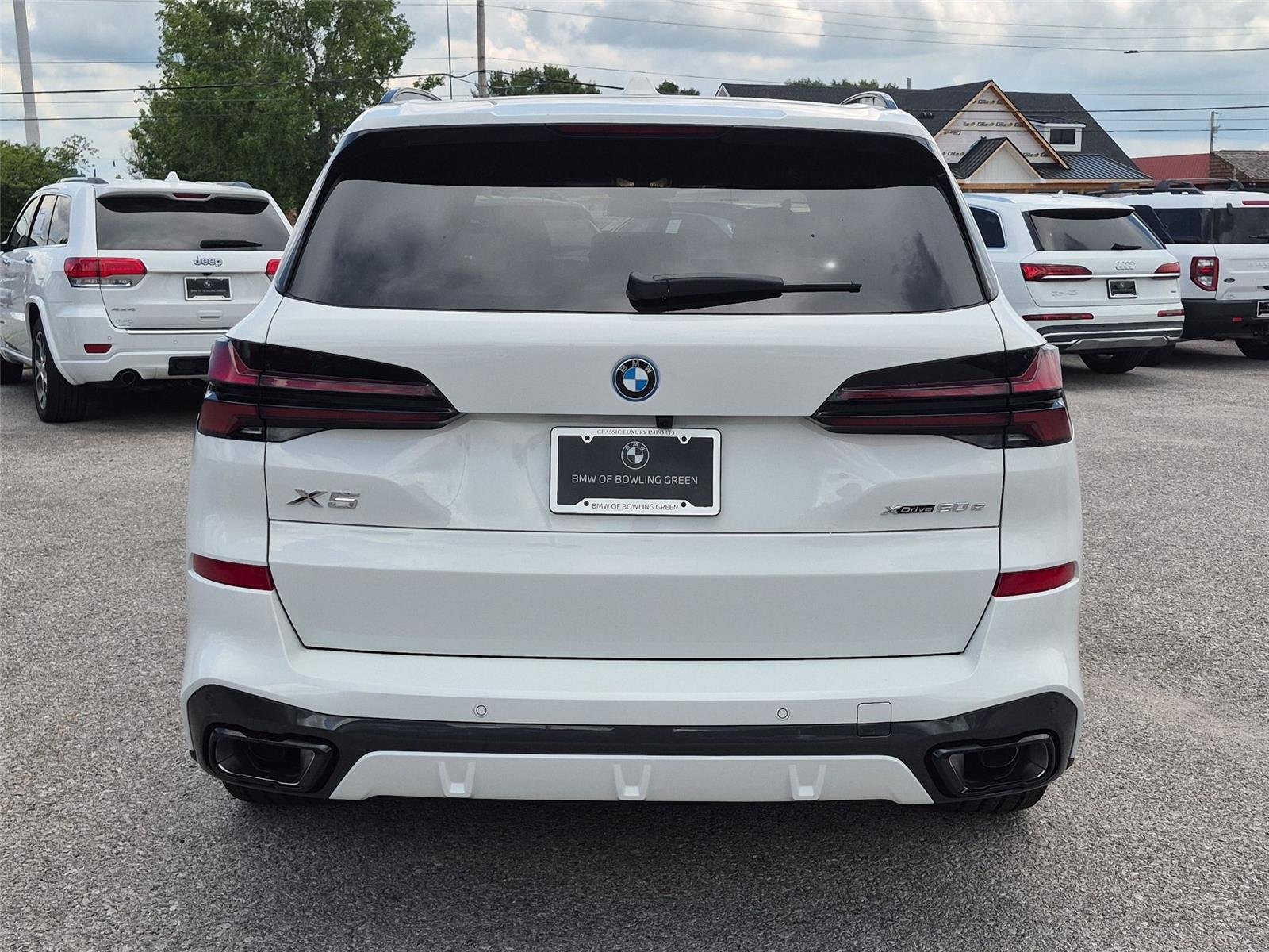 New 2026 Alpine White BMW xDrive50e image 4