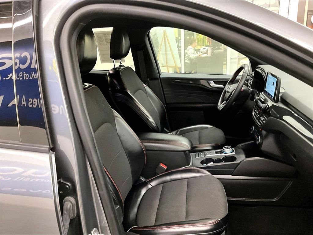 Used 2024 Gray Metallic Ford ST-Line image 11