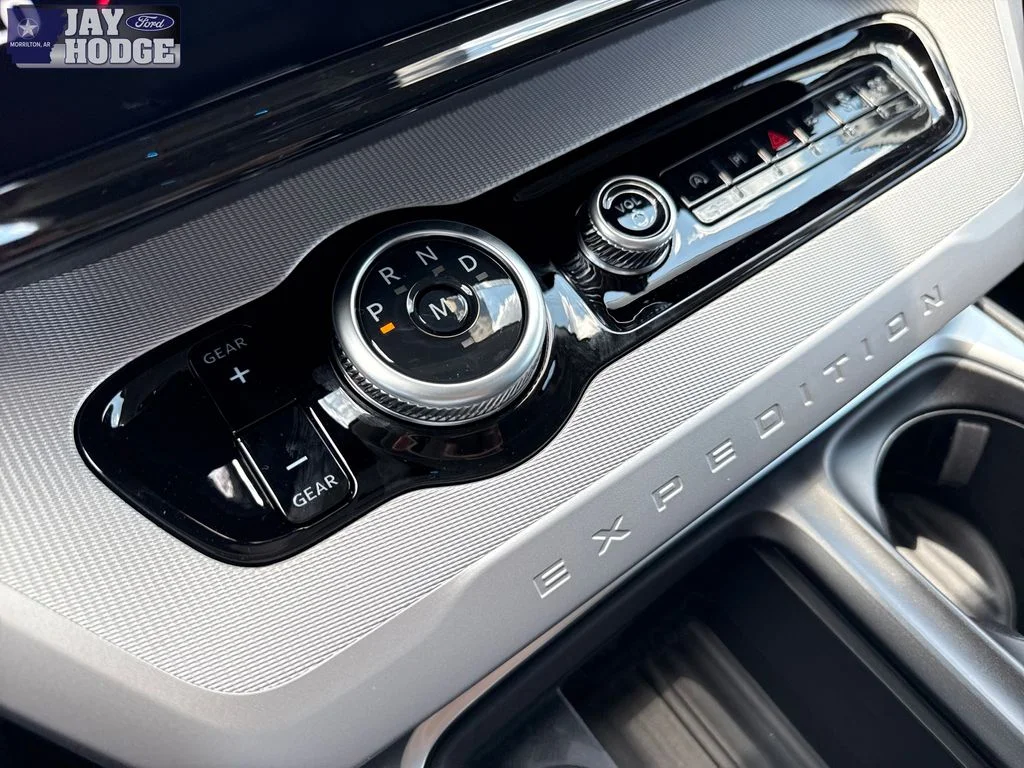 New 2026 Oxford White Ford Active image 28
