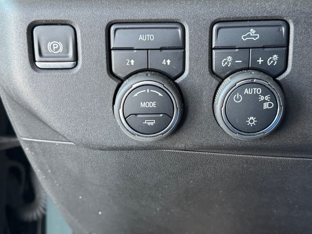 Used 2025 Gray Chevrolet LT image 36