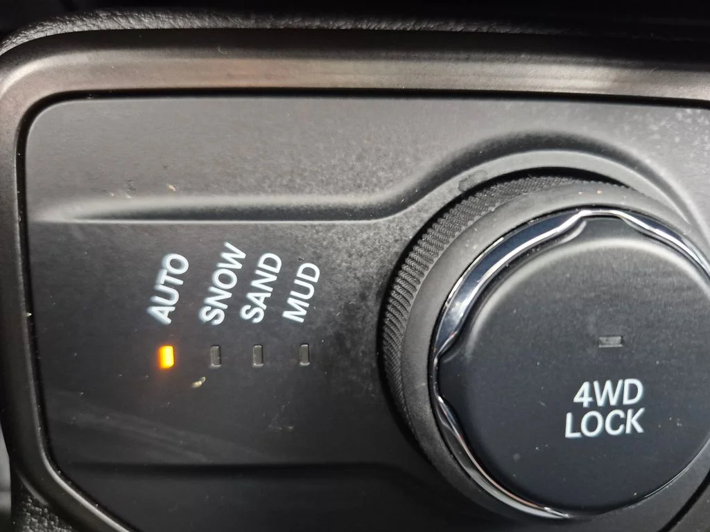 Used 2022 Black Jeep Limited image 19