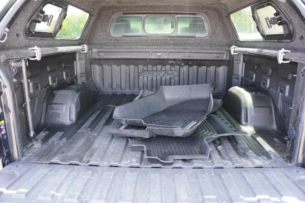 Used 2020 Onyx Black GMC AT4 image 24