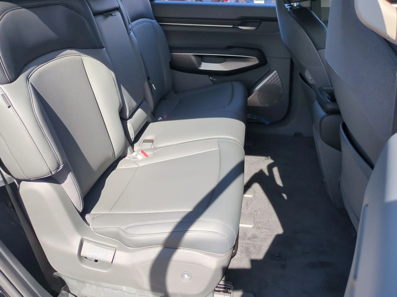 2026 Kia EV9 Light - Photo 26