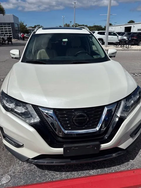 Certified Used 2020 White Nissan SL image 4