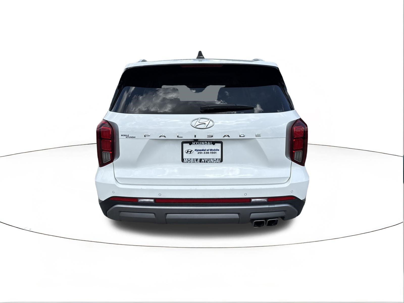Certified Used 2024 Hyper White Hyundai SEL 7P image 4