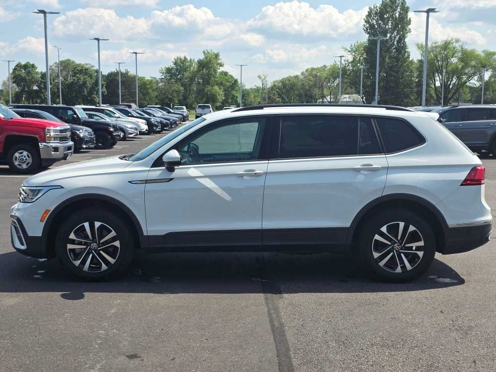 Used 2022 White Volkswagen S image 2