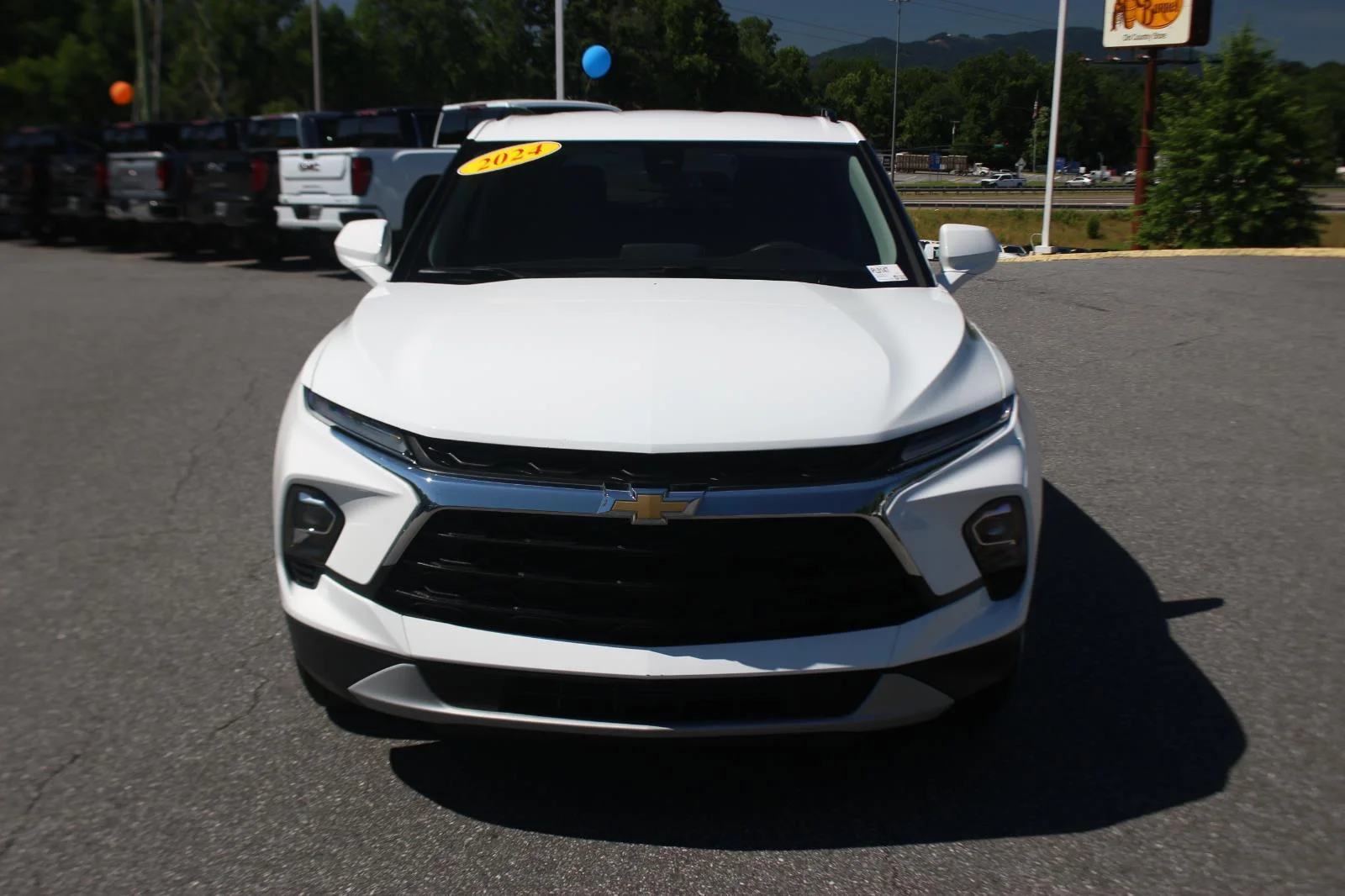 Used 2024 Summit White Chevrolet 2LT image 3