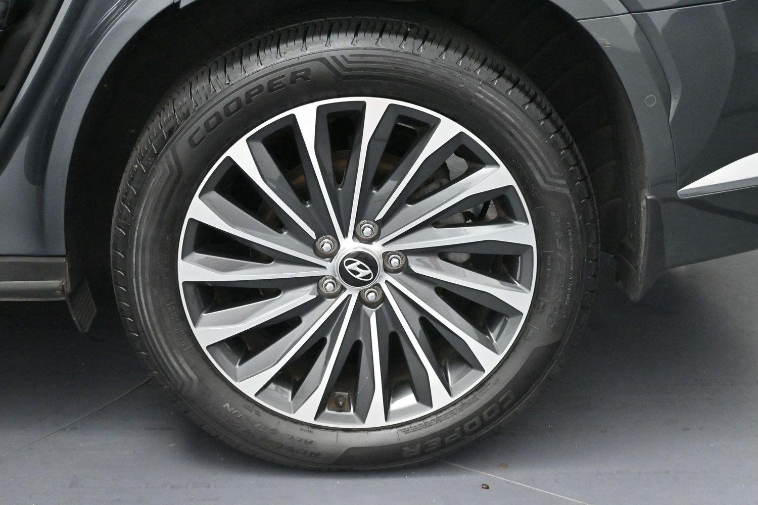 Used 2023 Steel Graphite Hyundai Calligraphy image 41
