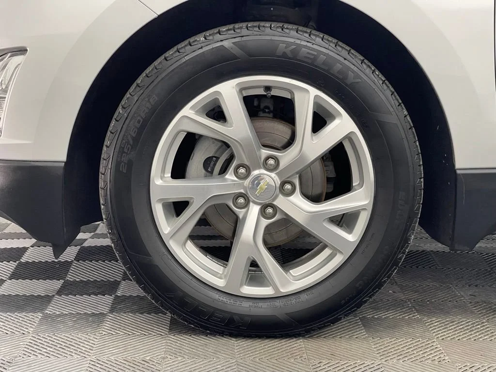 Used 2020 SILVER ICE METALLIC Chevrolet Premier image 15
