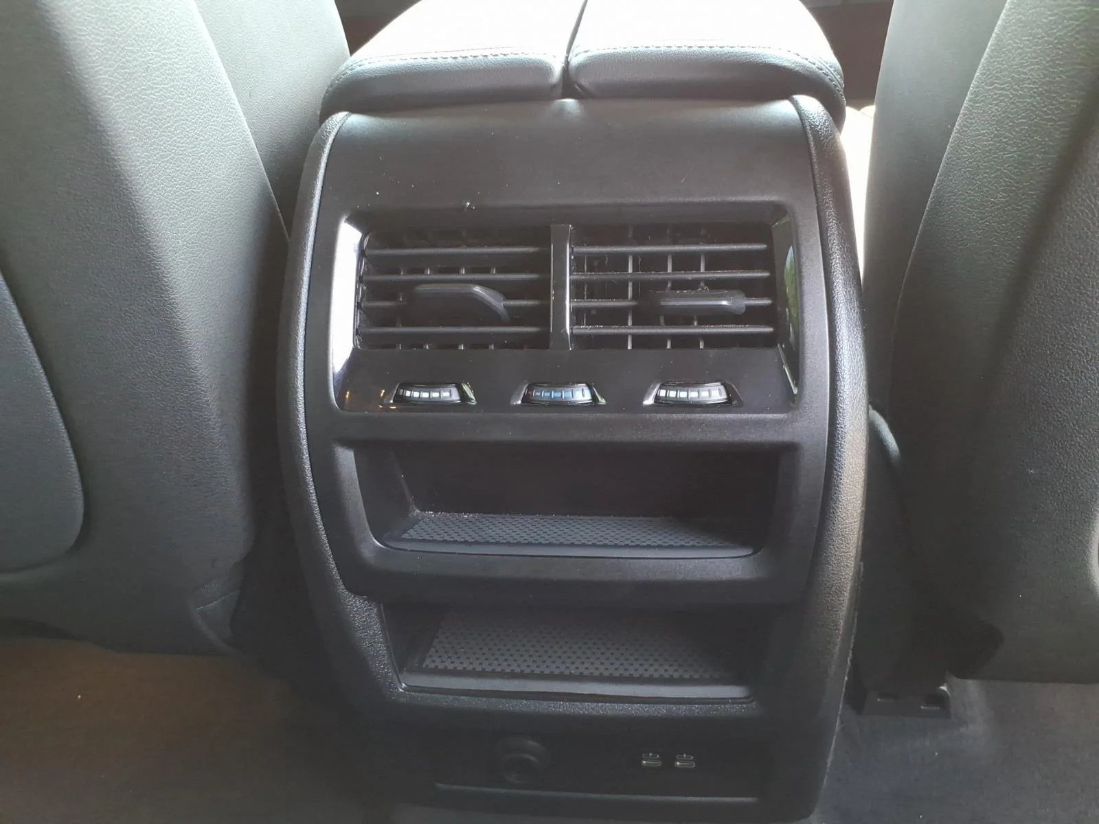 Used 2026  BMW sDrive40i image 29