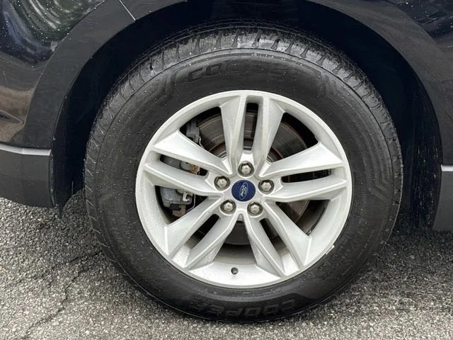 Used 2018 Black Ford SEL image 11