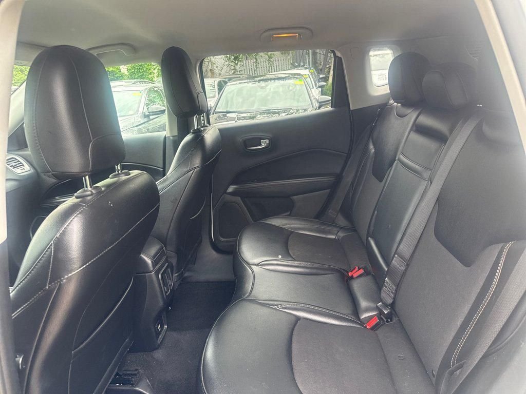 Used 2020 White Jeep Latitude image 25