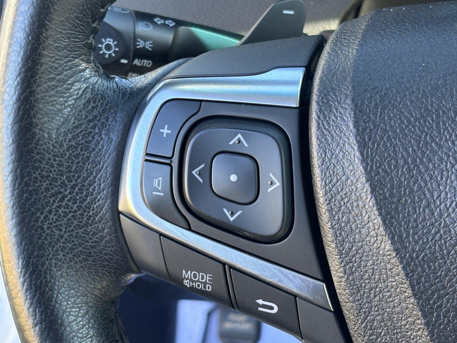 Used 2017 Blizzard Pearl Toyota SE image 16