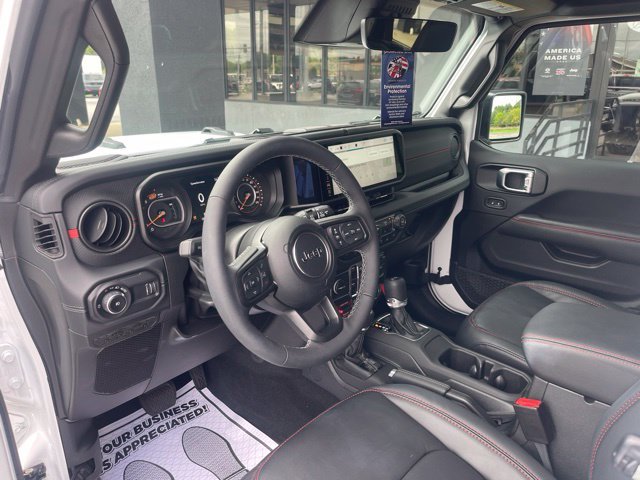 New 2026 Bright White Clear-Coat Exterior Paint Jeep Rubicon image 10