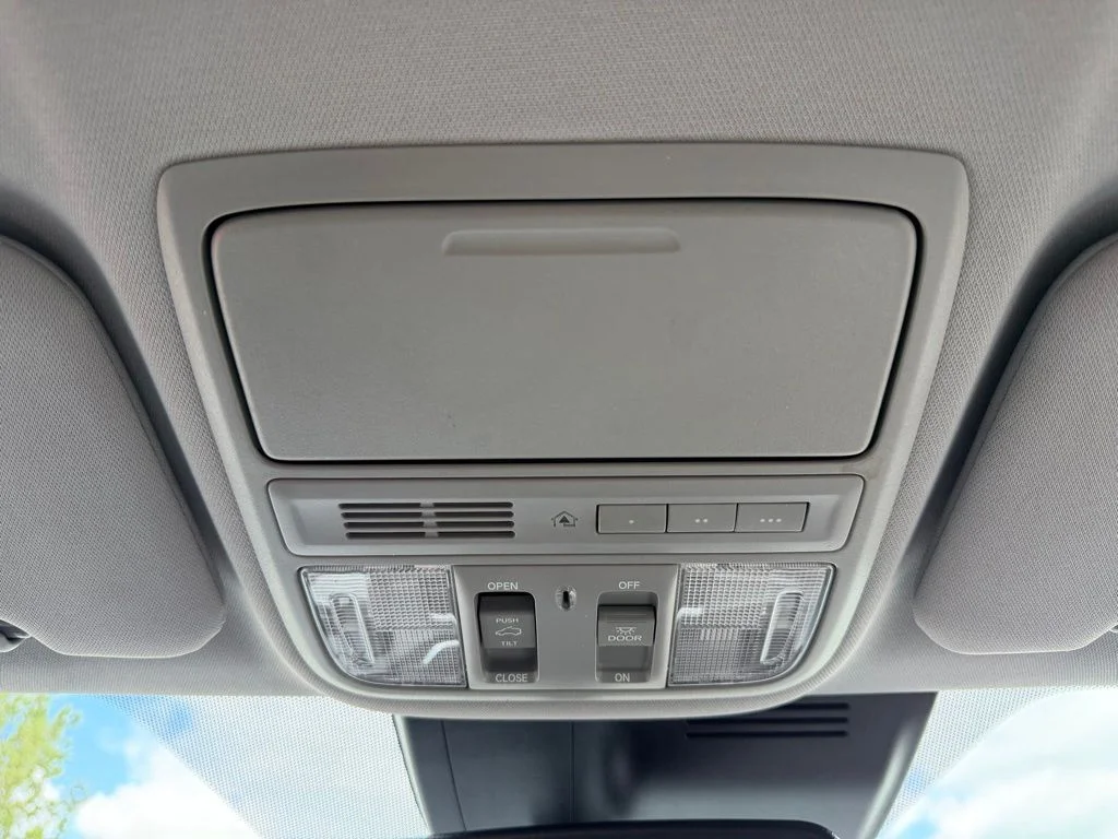 2021 Honda CR-V Touring - Photo 28