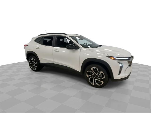 Certified Used 2026 Summit White Chevrolet 2RS image 3