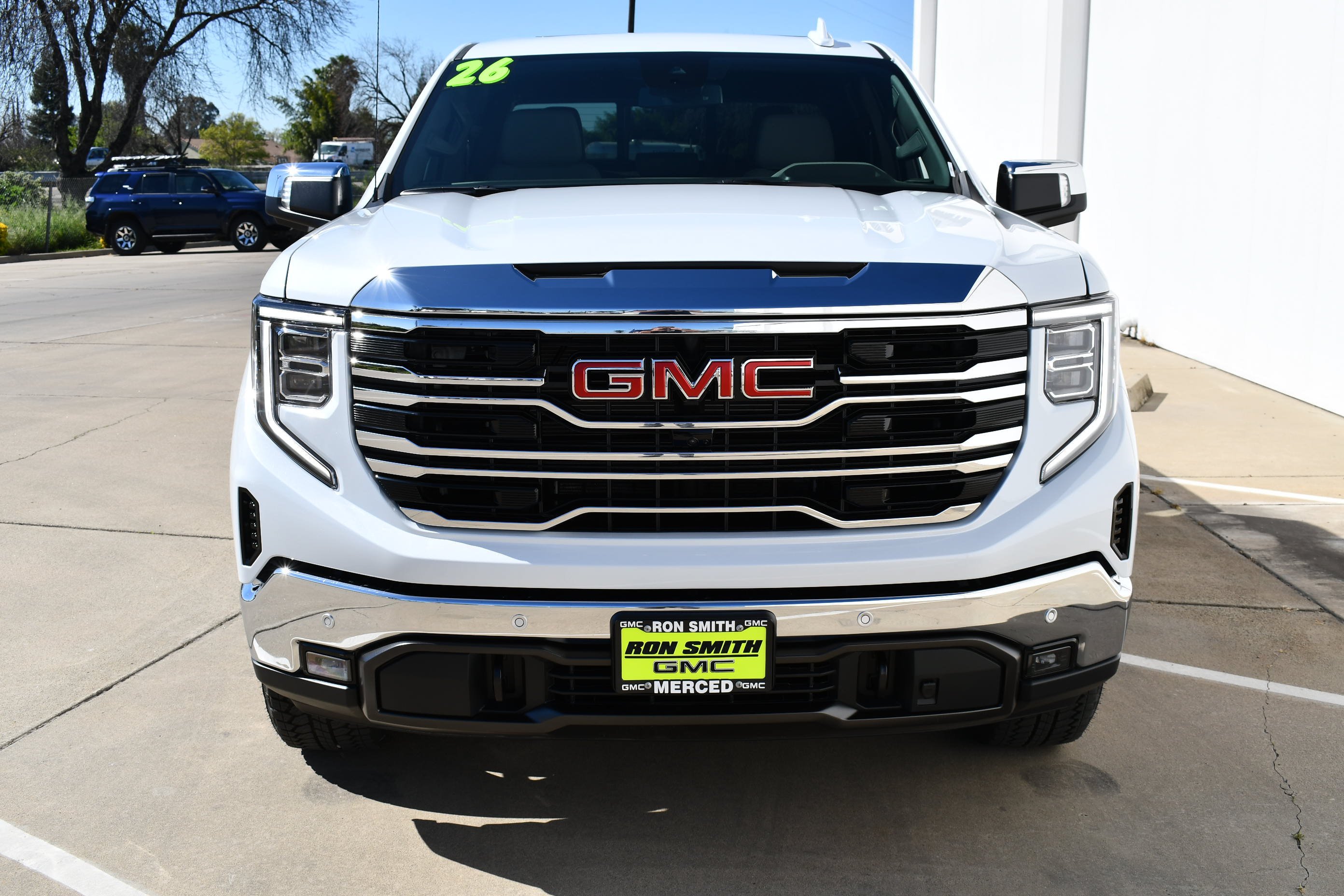 New 2026 Glacier White Tricoat GMC SLT image 5