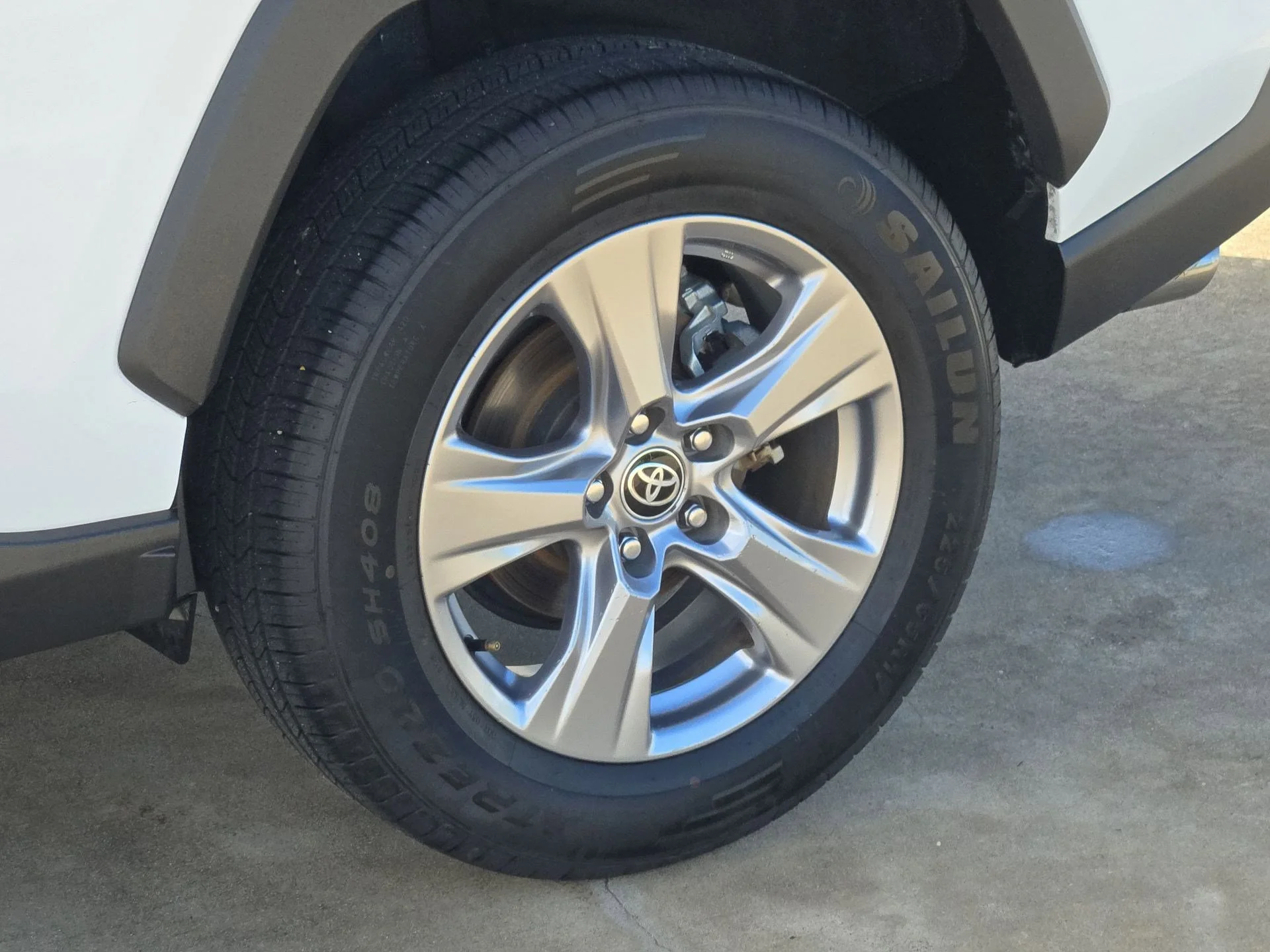Used 2024 Wind Chill Pearl Toyota XLE image 11