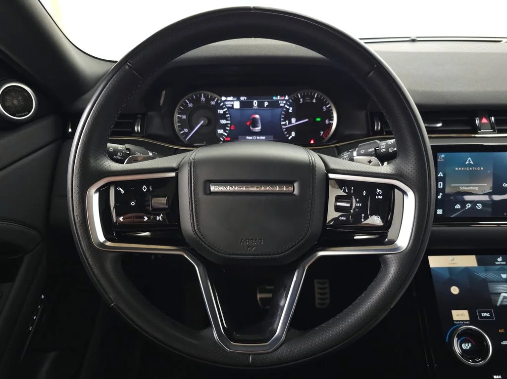 Used 2023 White Land Rover R-Dynamic SE image 19