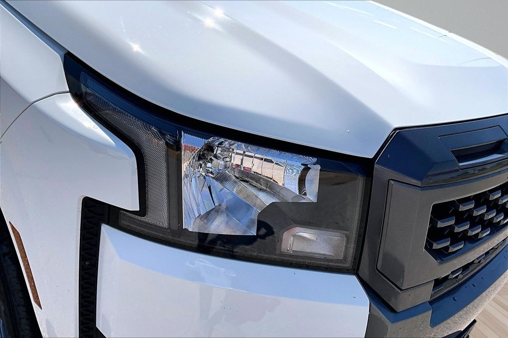 Used 2025 White Nissan SV image 26