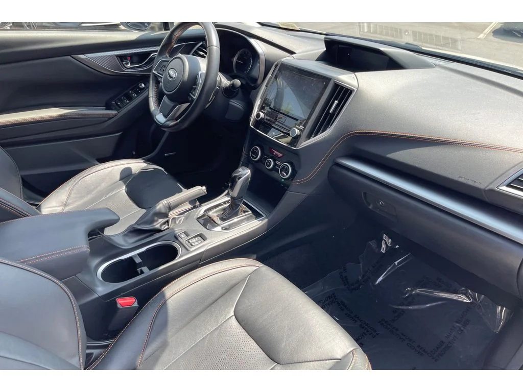 Used 2023 CRYSTAL WHITE PEARL Subaru Limited image 19
