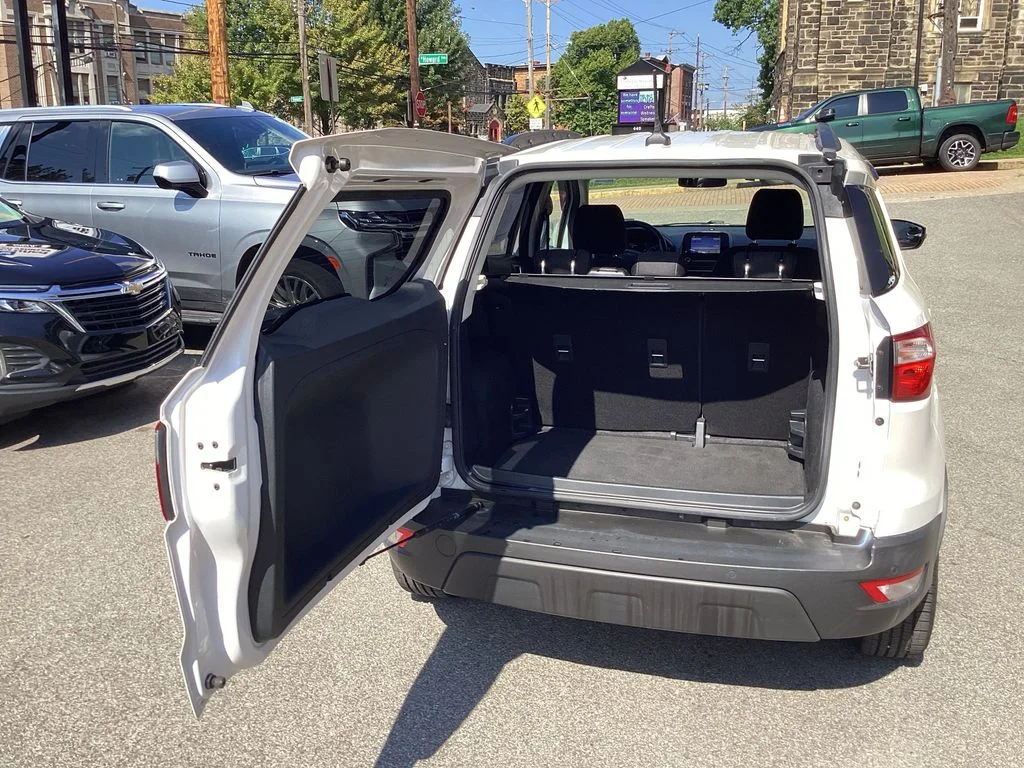 Used 2018 White Ford SE image 11